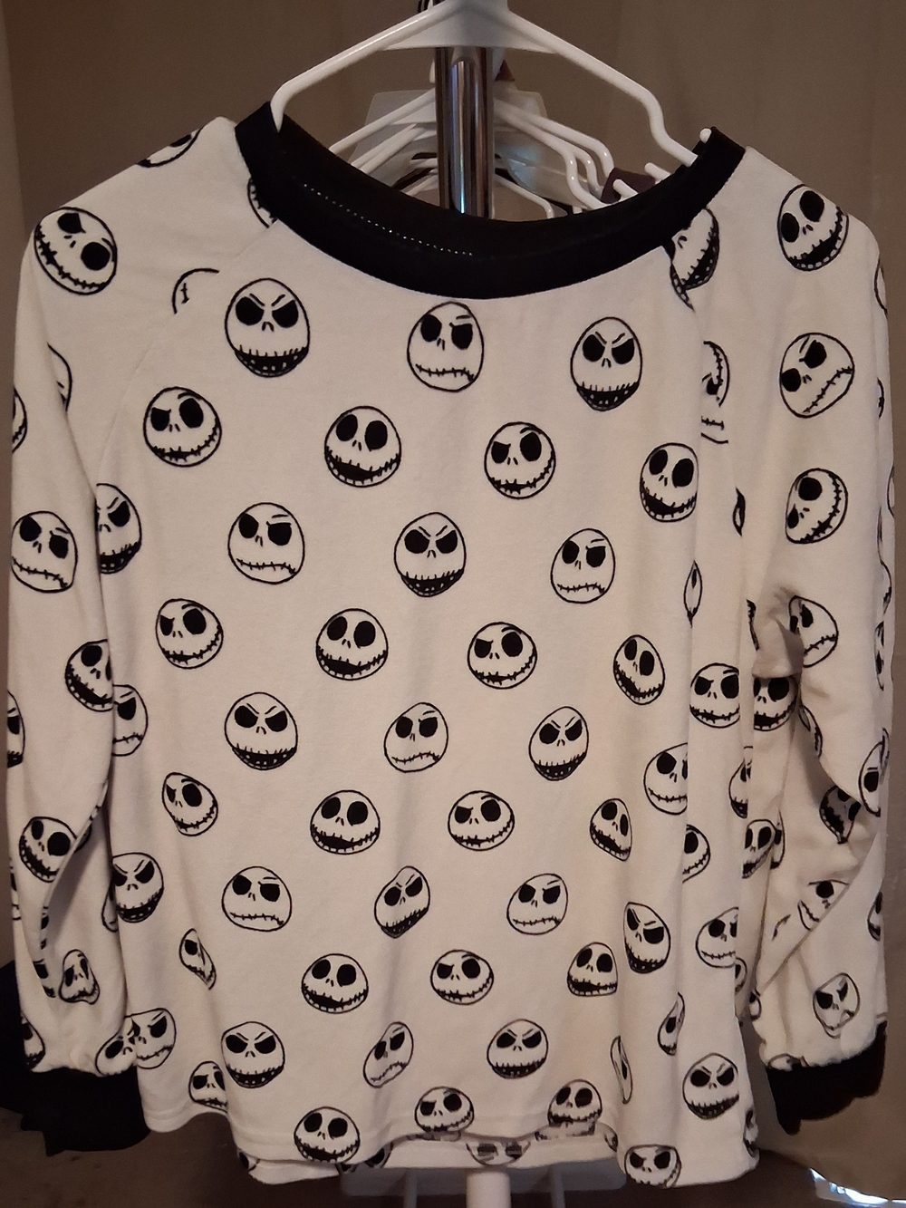 Disney White Long-Sleeve Tee with Black Skull Pattern - Picture 1 of 4